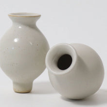Laden Sie das Bild in den Galerie-Viewer, Weiße Vase
