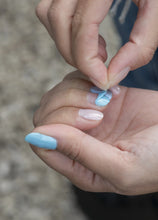 Laden Sie das Bild in den Galerie-Viewer, Kinder Nagellack Frozen Blau