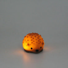 Laden Sie das Bild in den Galerie-Viewer, Tiny Nachtlicht Igel