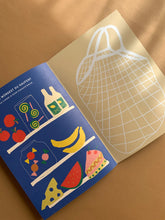 Laden Sie das Bild in den Galerie-Viewer, Buch über mich