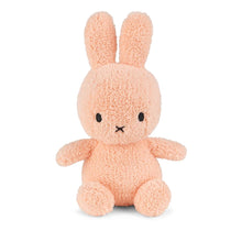 Laden Sie das Bild in den Galerie-Viewer, Miffy Terry Peach 23 cm