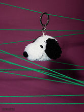 Laden Sie das Bild in den Galerie-Viewer, Snoopy Eco Tiny Teddy Schlüsselanhänger Cream