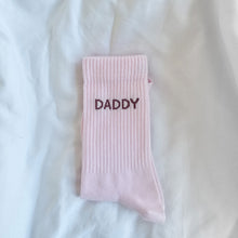 Laden Sie das Bild in den Galerie-Viewer, Daddy Socken Rosa