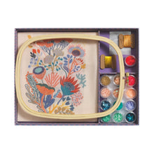 Laden Sie das Bild in den Galerie-Viewer, Atelier 58 "Perlenstickerei Blumen"