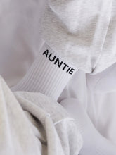 Laden Sie das Bild in den Galerie-Viewer, Auntie Socken