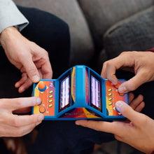 Laden Sie das Bild in den Galerie-Viewer, Mini-Arcade-Videospiel "Head to Head"