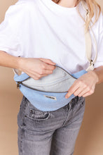 Laden Sie das Bild in den Galerie-Viewer, Gürteltasche Olivia Denim Blau