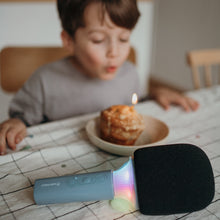Laden Sie das Bild in den Galerie-Viewer, Kidymic Bluetooth Mikrofon mit Licht blau