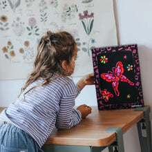 Laden Sie das Bild in den Galerie-Viewer, Kidyneon Fädelbild Prinzessin