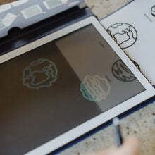 Laden Sie das Bild in den Galerie-Viewer, Kidydraw Mini Zeichentablet Weltraum