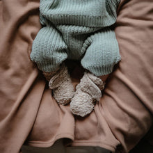 Laden Sie das Bild in den Galerie-Viewer, Chunky Knit Baby Hose Light Mint