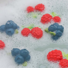Laden Sie das Bild in den Galerie-Viewer, Zahnungshilfe Himbeere "Valery the Raspberry"