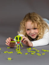 Laden Sie das Bild in den Galerie-Viewer, Mini Bausteine "Alien"