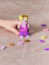 Laden Sie das Bild in den Galerie-Viewer, Mini Bausteine Fantasy "Prinzessin"