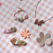 Laden Sie das Bild in den Galerie-Viewer, Schmuck Geschenkset "Peggy Pony"