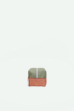 Laden Sie das Bild in den Galerie-Viewer, Kulturbeutel Colourblocking Shark grey coral pink