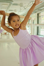 Laden Sie das Bild in den Galerie-Viewer, Mousse Kleid Lavender Purple